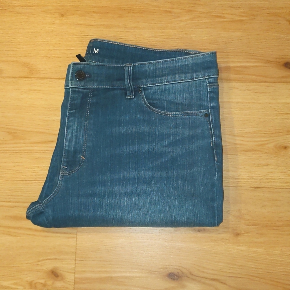 Slim Ankle Jeans with decorative hem